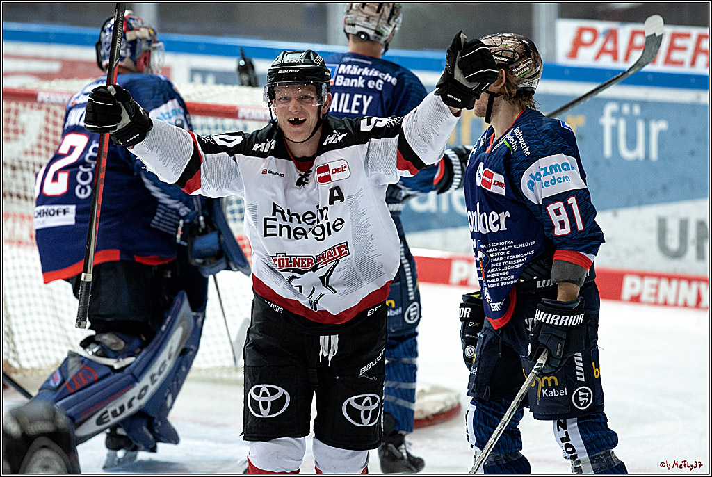 PENNY DEL;  Iserlohn Roosters - Koelner Haie; Koeln, 05.12.2021